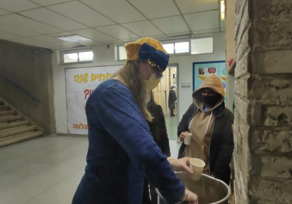 תה ומרק חם ביום קריר – פינוק אמיתי